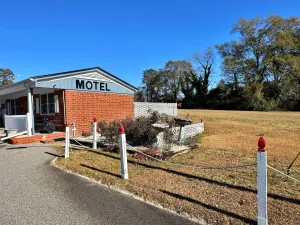 Image of Chesterfield Hotel by OYO Hwy 9
