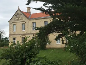 Image of Château Bernon Maison d Hotes - Piscine et SPA