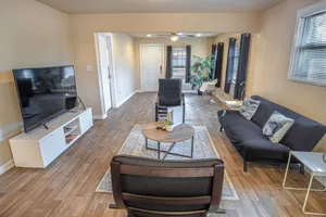 Image of Nice 3B 2BA Near Downtown 2 Min AtandT Center
