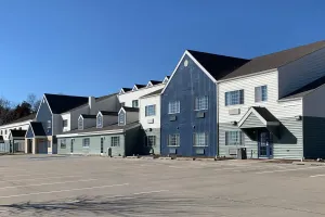 Image of Days Inn & Suites by Wyndham Williamsburg IA North