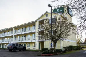 Image of HomeTowne Studios by Red Roof Salem, OR
