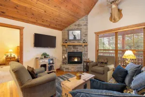 Image of Simons Treetop Cabin 2 BDR in Popular Resort!