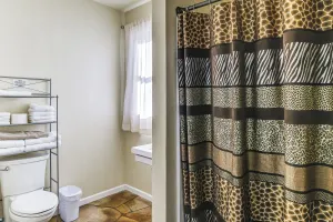 Image of 2 Mi to Main St Newton Guest House