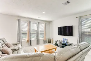 Image of 11 Mi to Beach: La Marque Home w/ Patio!