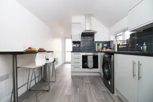 Image of Modern Guesthouse, Fast Wi-Fi, Street Free Parking, Central, Fully Equipped