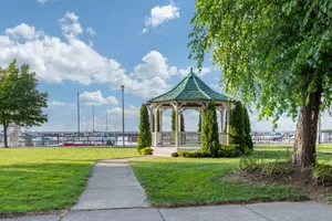 Image of Clarion Hotel Conference Center on Lake Erie