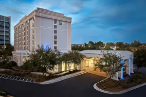 Image of Holiday Inn Express & Suites Charleston DWTN -Westedge by IHG
