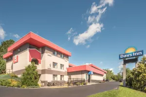 Image of Days Inn by Wyndham Duluth Lakewalk