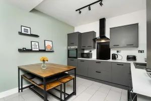 Image of 3 Bedroom House-Free Parking