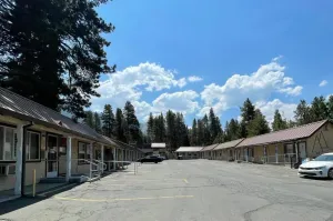 Image of Pinewood Inn