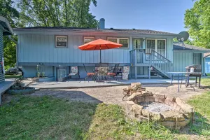 Image of Home with Fire Pit - 8 Mi to Dtwn Mile Square!