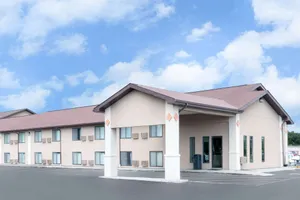 Image of Super 8 by Wyndham Huron
