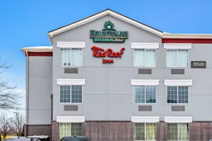 Image of HomeTowne Studios by Red Roof Southfield