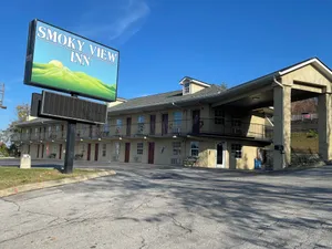 Image of Smoky View Inn