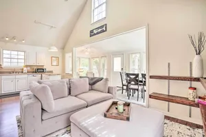 Image of Cozy Home with Yard about 9 Mi to Dtwn Charleston!