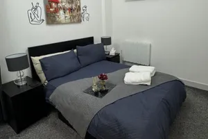 Image of 1 bed-Sleeps 4-Town Centre-10 min to Ascot- Pets