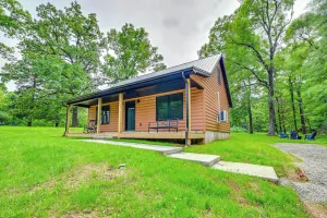 Image of 5 Mi to Mammoth Cave: Peaceful Retreat w/ Fire Pit