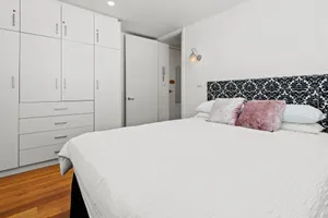 Image of Convenient Apartment in heart of Carlton