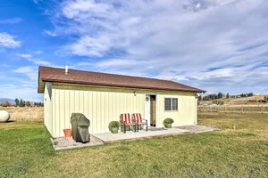 Image of Cozy Cottage Studio Stunning Mountain Views!
