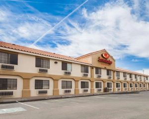 Image of Econo Lodge Inn & Suites