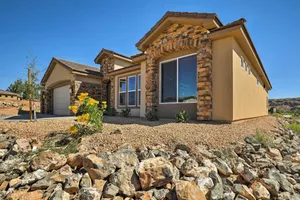 Image of La Verkin Home with Hot Tub, Kayaks, and Bikes!
