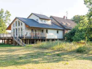 Image of Tranquil Holiday Home in Winsen near the river