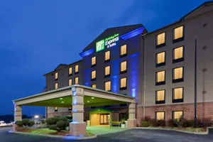 Image of Holiday Inn Express Hotel & Suites Charleston-Southridge by IHG