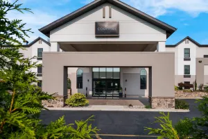 Image of Country Inn & Suites by Radisson, Grandville-Grand Rapids West, MI