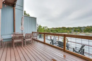 Image of Lakefront Townhome in Pottsboro: Pets Welcome!