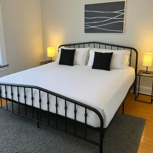 Image of 1BR Chicago Apt - Larchmont rep