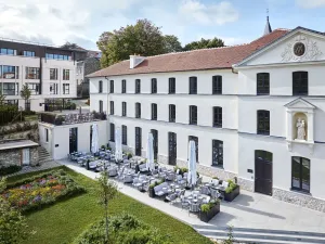 Image of Domaine Reine Margot Paris - Issy MGallery Collection