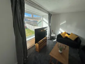 Image of HouseSleeps5-Riverfront-Parking-Garden-Contractors