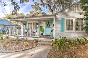 Image of about 12 Mi to Disney Downtown Winter Garden Cottage!