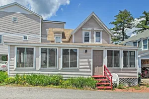 Image of Bayside Weirs Beach Cottage < Half Mile to Pier!