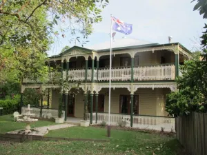 Image of Grove Manor