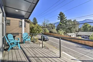 Image of Stunning Stevenson Retreat with Mountain Views!