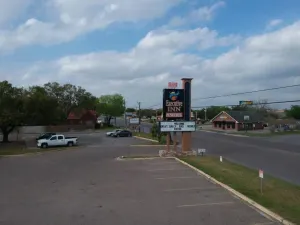 Image of Executive Inn Beeville US 181