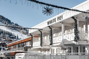 Image of White 1921 Courchevel