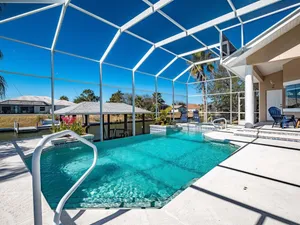 Image of Casa Coral- Heated Infinity Pool Canal Home