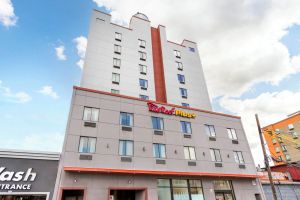 Image of Red Roof Inn PLUS Jamaica, NY - JFK Airport