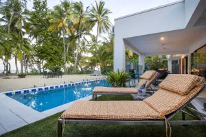 Image of Tenterfield Beachfront Luxury 4 Bedroom Holiday Home