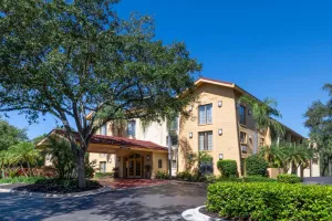 Image of La Quinta East Deerfield Beach - Boca Raton