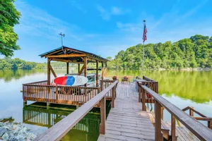 Image of 'duck and Bug's Cabin' on Boone Lake w/ Boat Dock!