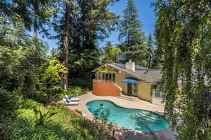Image of León by Avantstay Private Breathtaking Character Cottage w/ Pool & Hot Tub