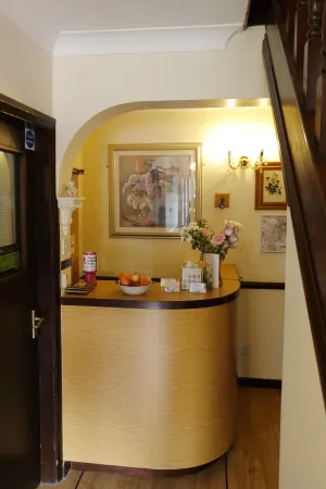Image of Aylesbray Lodge