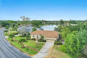 Image of Private Pool, Pond Views, & Bonus Lounge in Gated Naples Community Drive to Dining & Sand