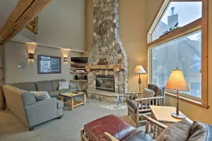 Image of Comfy Lutsen Mountain Villa with Balcony and Grill