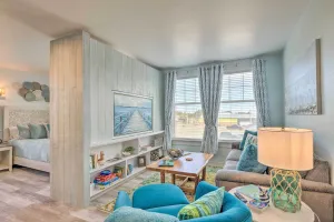Image of Adorable Downtown Studio - 1 Block to Long Beach!