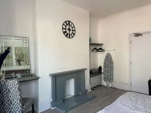 Image of Captivating 1-Bed Apartment in Newport