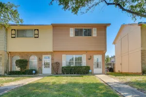 Image of Bossier City Townhome w/ Patio + Outdoor Dining!